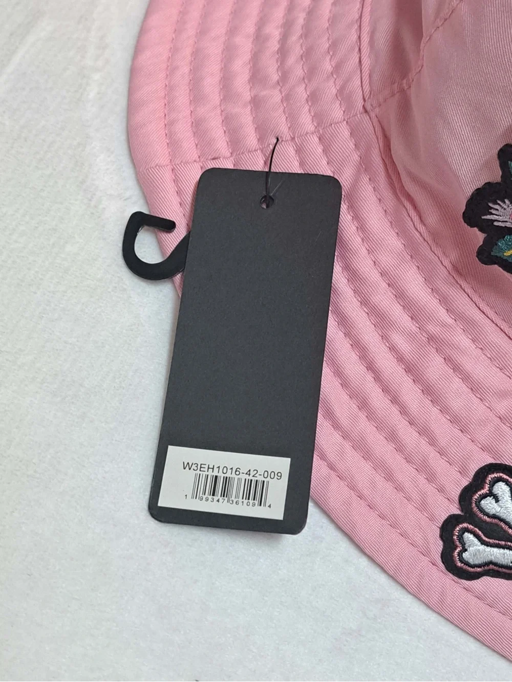 Ed Hardy Tiger's Heart Bucket Hat - One Size Fits Most